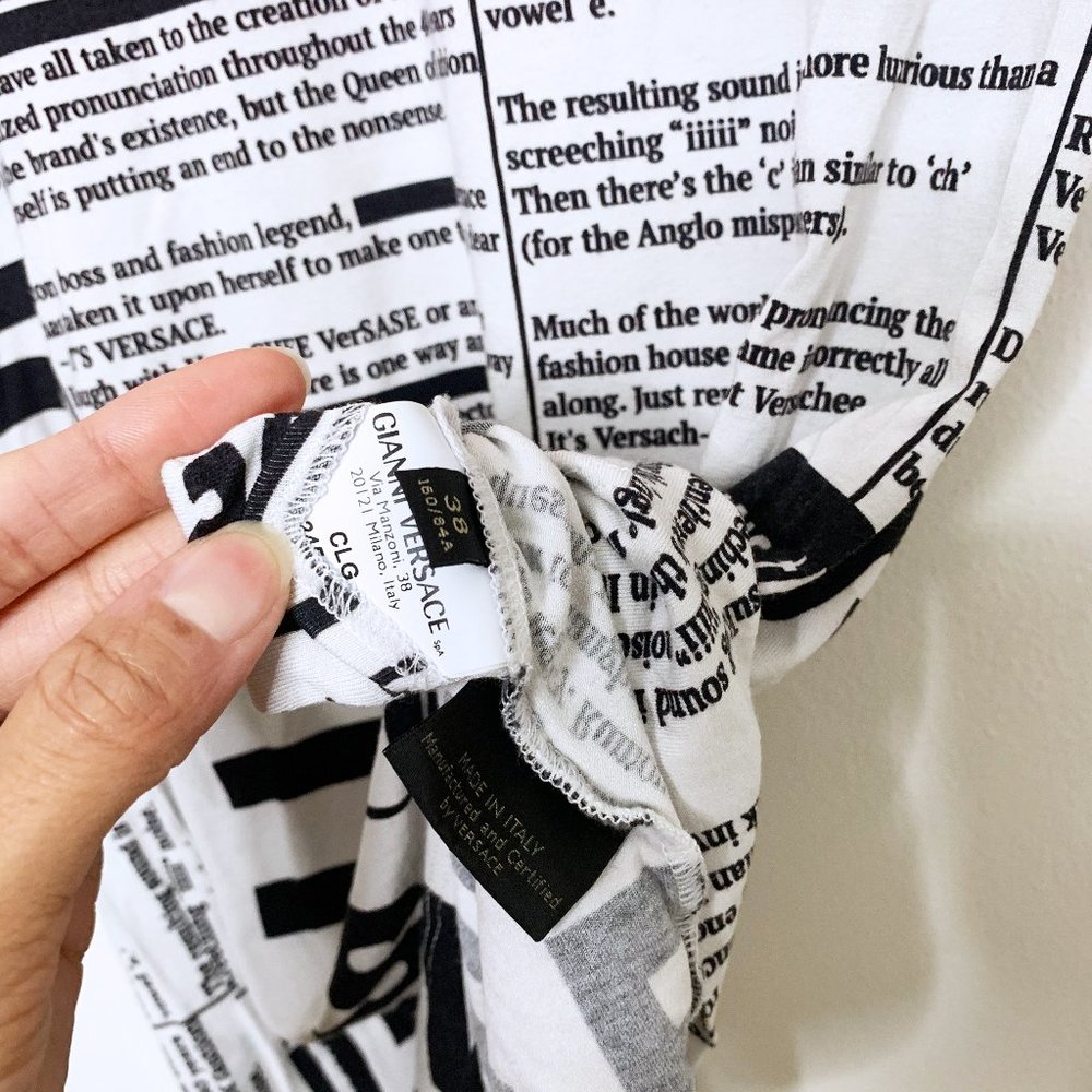 Versace - Authentic Newspaper T-Shirt - Picture 5 of 5